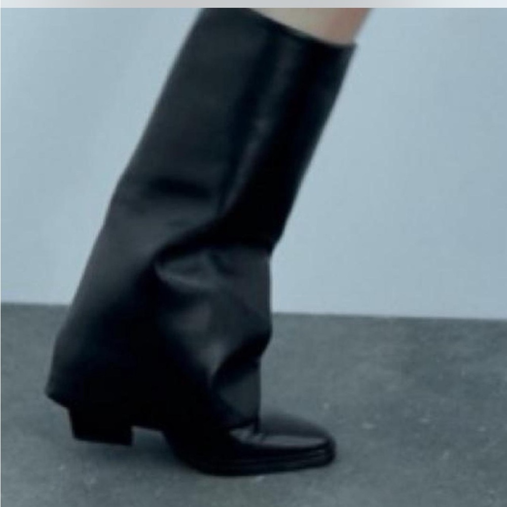High leather black boot